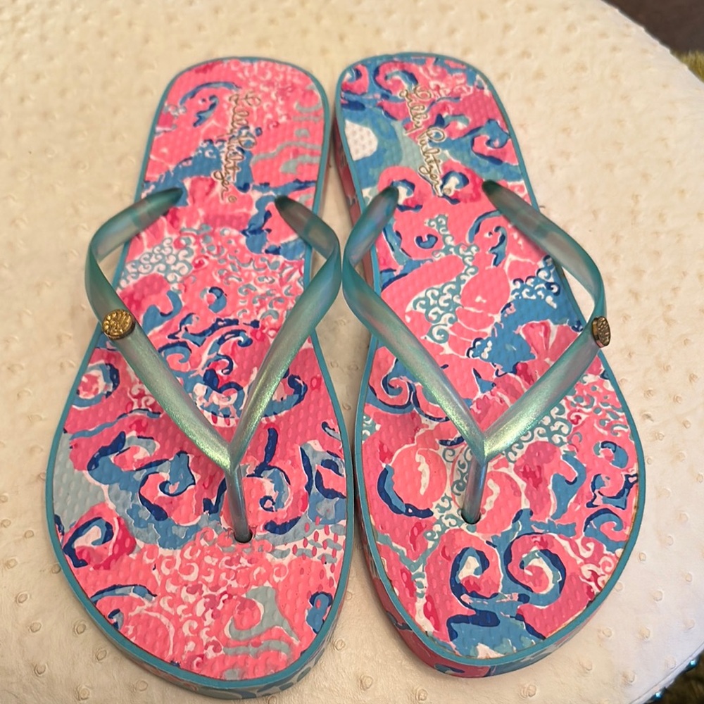 Lily Pulitzer flip flops, size 9/10, like new condition!